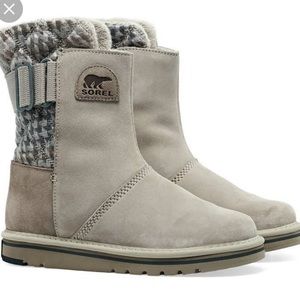 Sorel Women's The Campus Mid-Height Plaid Boot